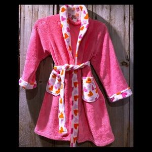 ❤️🧡💗 Girl’s pink robe with heart detail Size M